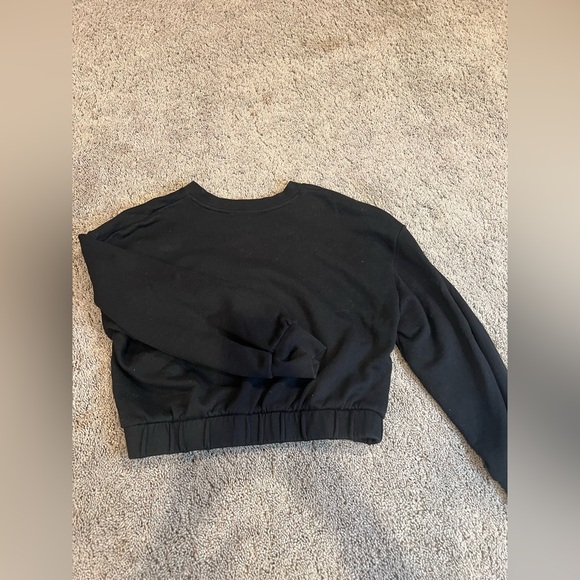 Zara cropped black long sleeve with sinched bottom - Picture 2 of 4